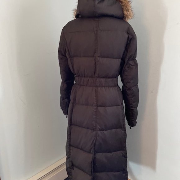 Long Back Laundry Coat/detachable hood - Picture 2 of 4